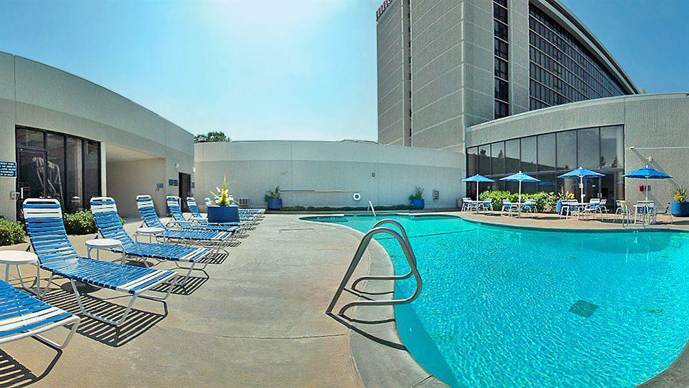 Hilton Sacramento Arden West Hotell Exteriör bild