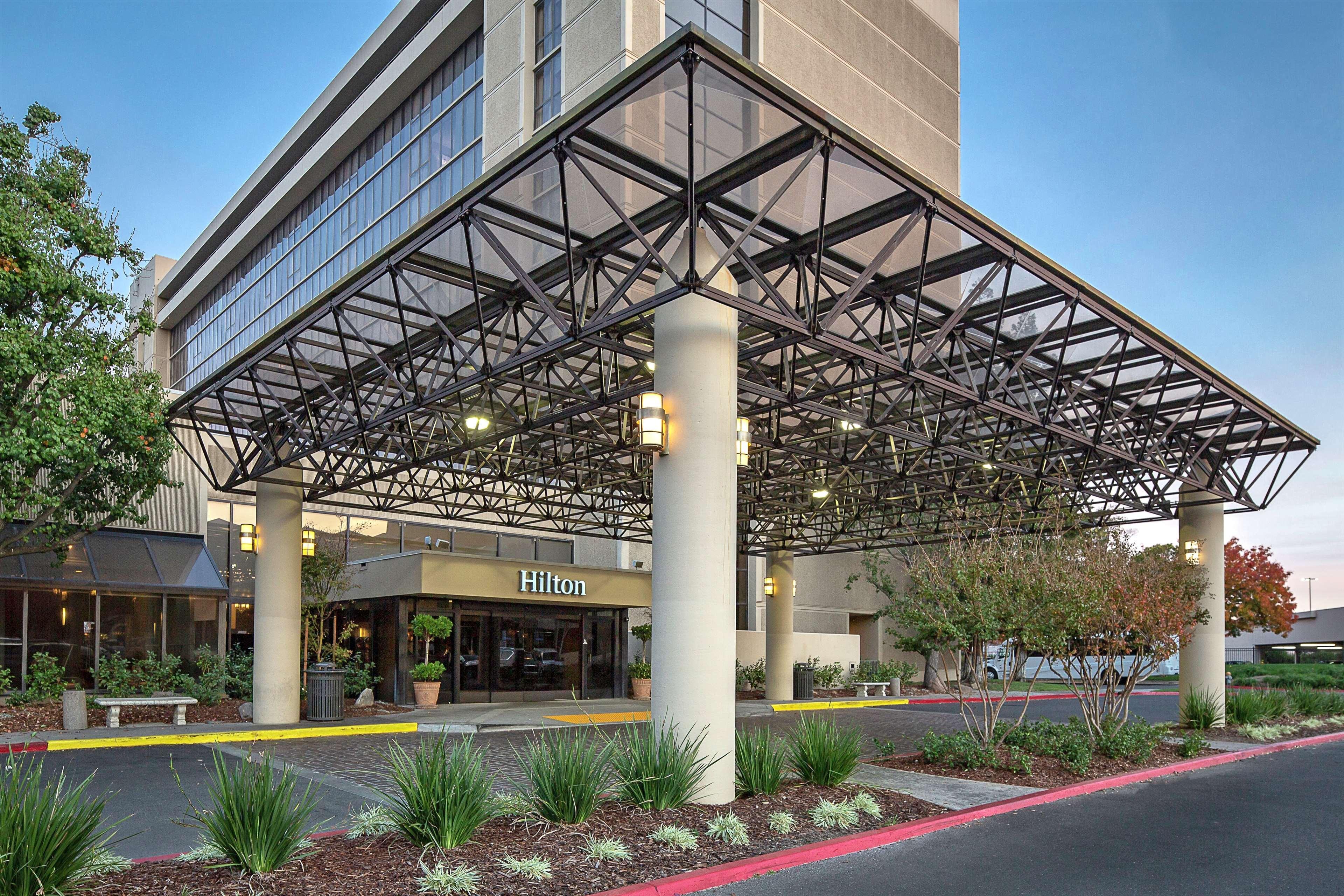 Hilton Sacramento Arden West Hotell Exteriör bild